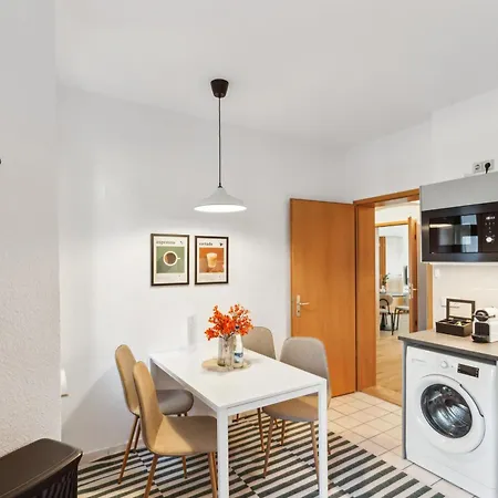 Simply Cozy By Simple Pleasures Apartments, Kaßberg, Messenähe, Highspeed Wlan *